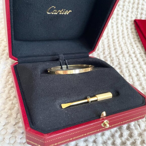 Cartier 18K Yellow Gold LOVE Bracelet – Size 15 - Picture 4 of 10